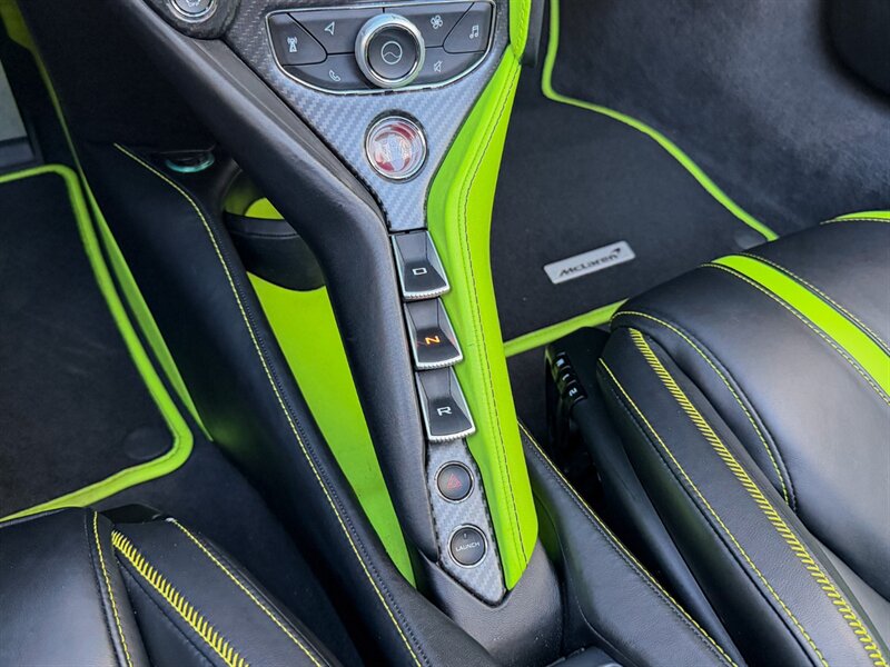 2021 McLaren 720S Spider Performance   - Photo 21 - Bonita Springs, FL 34134