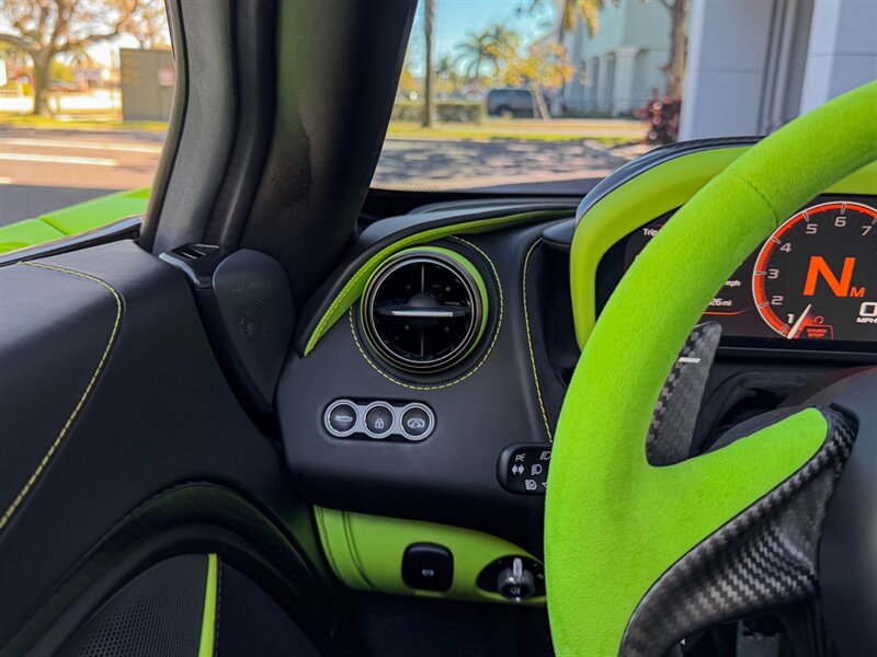 2021 McLaren 720S Spider Performance   - Photo 23 - Bonita Springs, FL 34134