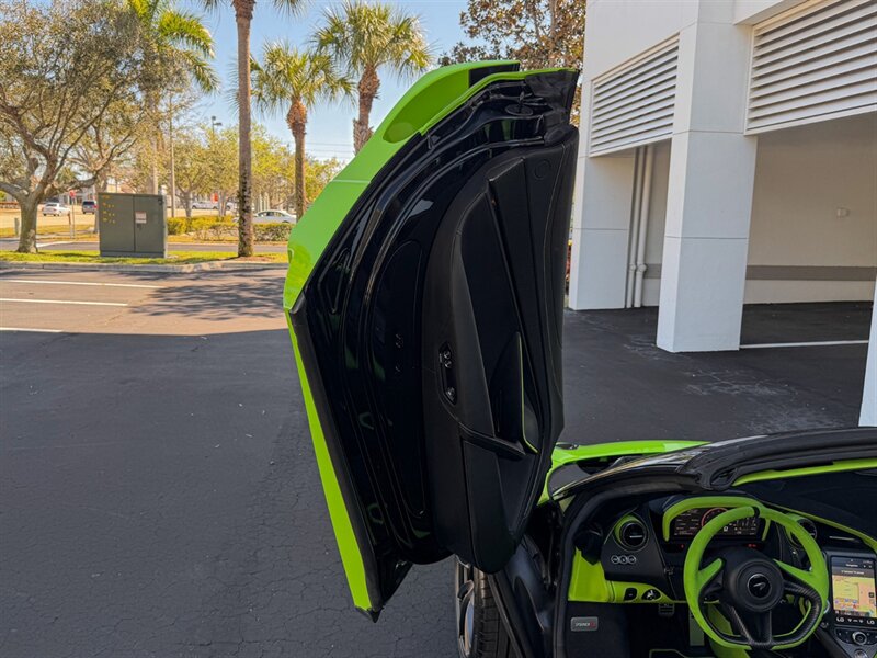 2021 McLaren 720S Spider Performance   - Photo 24 - Bonita Springs, FL 34134