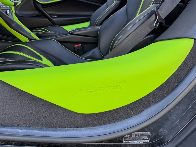 2021 McLaren 720S Spider Performance   - Photo 27 - Bonita Springs, FL 34134