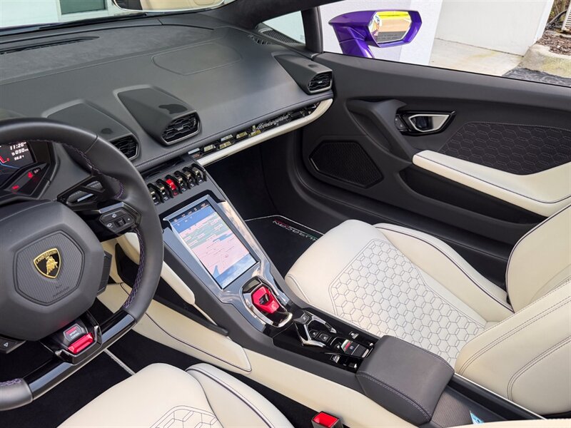 2023 Lamborghini Huracan EVO Spyder - Photo 13 - Bonita Springs, FL 34134