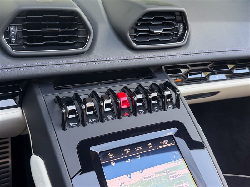 2023 Lamborghini Huracan EVO Spyder - Photo 15 - Bonita Springs, FL 34134