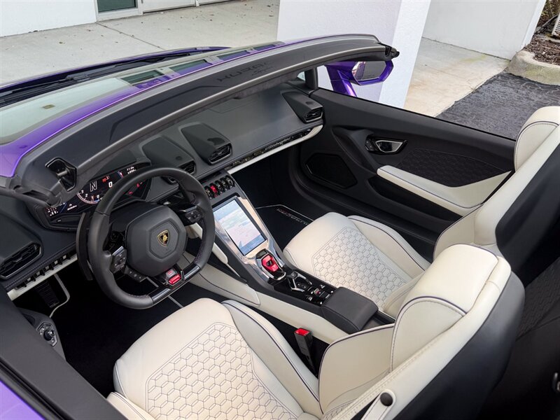 2023 Lamborghini Huracan EVO Spyder - Photo 2 - Bonita Springs, FL 34134