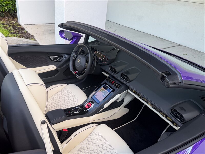 2023 Lamborghini Huracan EVO Spyder - Photo 23 - Bonita Springs, FL 34134