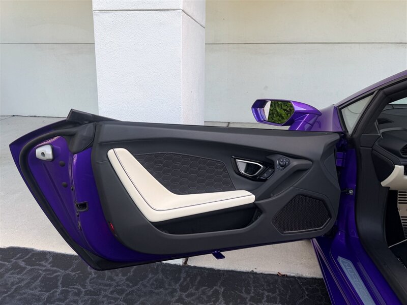 2023 Lamborghini Huracan EVO Spyder - Photo 21 - Bonita Springs, FL 34134