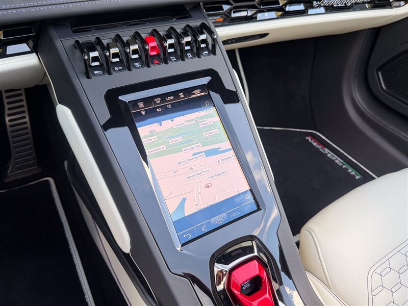 2023 Lamborghini Huracan EVO Spyder - Photo 16 - Bonita Springs, FL 34134