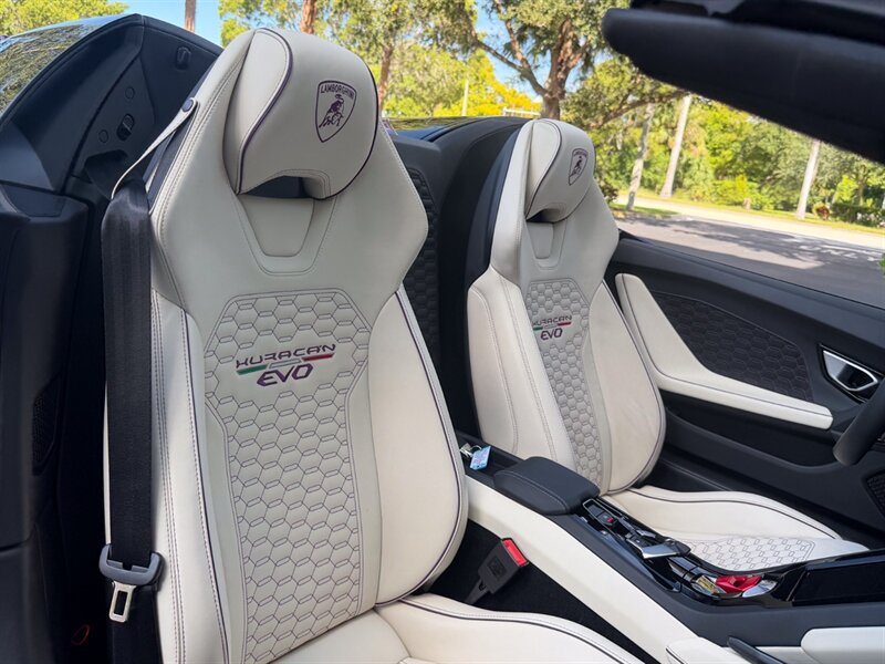 2023 Lamborghini Huracan EVO Spyder - Photo 26 - Bonita Springs, FL 34134