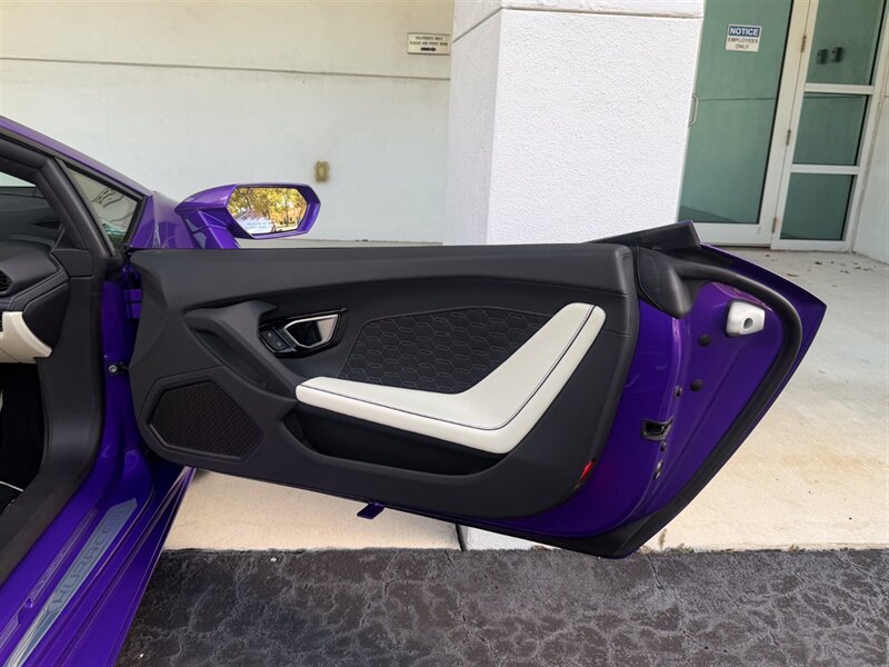 2023 Lamborghini Huracan EVO Spyder - Photo 31 - Bonita Springs, FL 34134