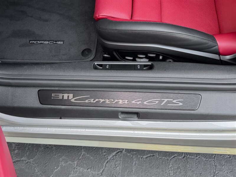 2025 Porsche 911 Carrera 4 GTS - Photo 25 - Bonita Springs, FL 34134
