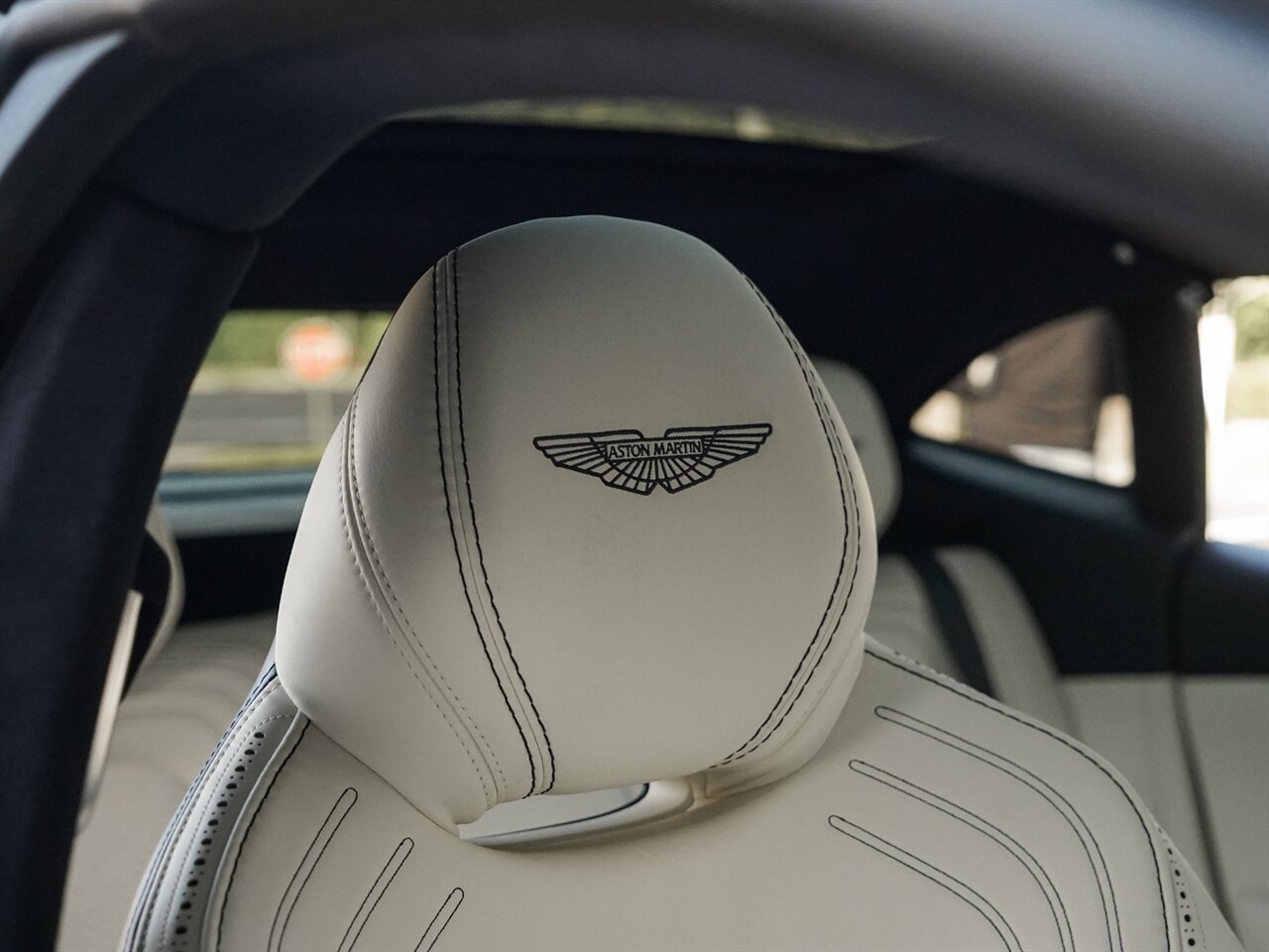 2021 Aston Martin DBX   - Photo 38 - Bonita Springs, FL 34134