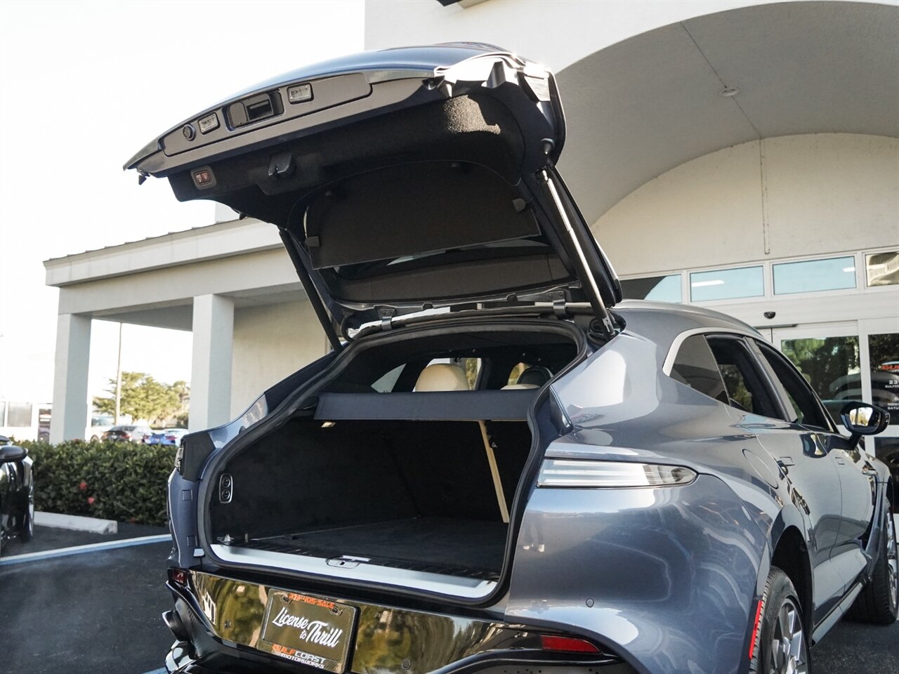 2021 Aston Martin DBX   - Photo 46 - Bonita Springs, FL 34134