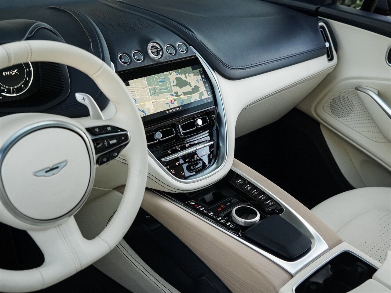 2021 Aston Martin DBX   - Photo 15 - Bonita Springs, FL 34134