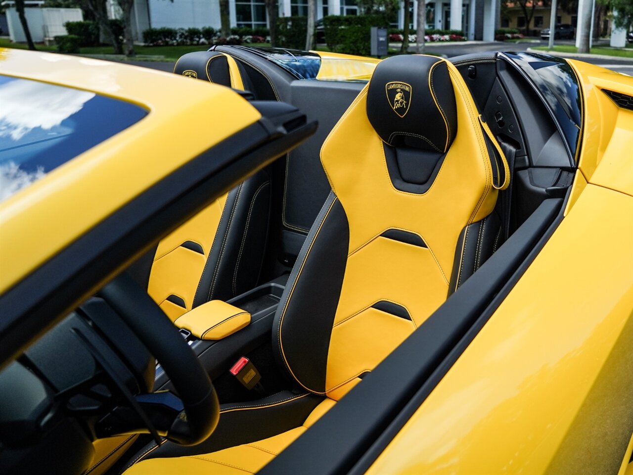 2022 Lamborghini Huracan EVO Spyder   - Photo 8 - Bonita Springs, FL 34134