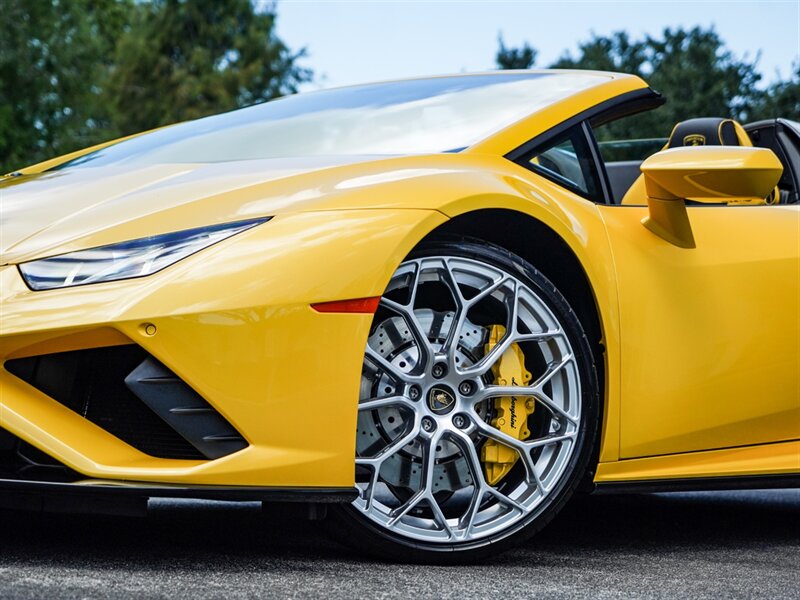 2022 Lamborghini Huracan EVO Spyder   - Photo 3 - Bonita Springs, FL 34134