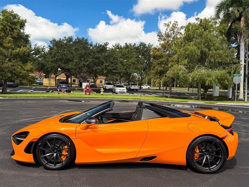 2022 McLaren 720S Spider Performance   - Photo 38 - Bonita Springs, FL 34134