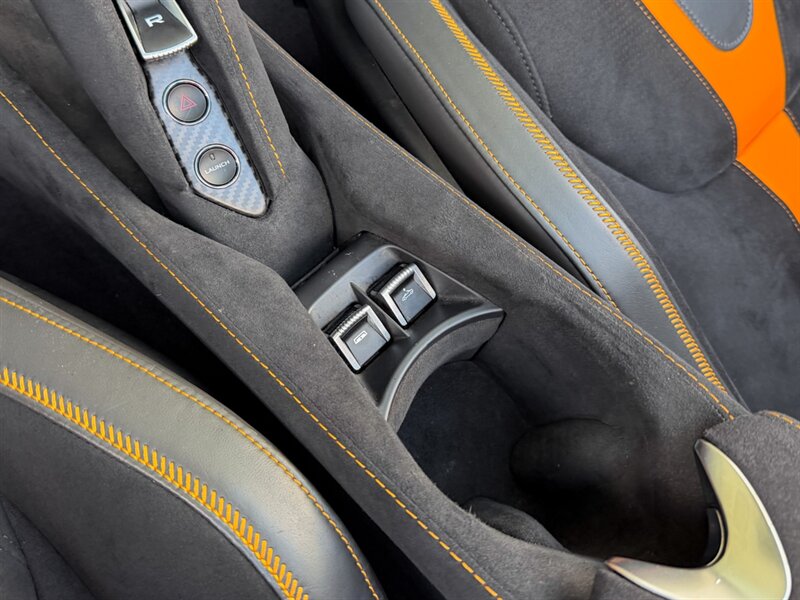 2022 McLaren 720S Spider Performance   - Photo 22 - Bonita Springs, FL 34134