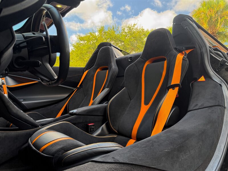 2022 McLaren 720S Spider Performance   - Photo 25 - Bonita Springs, FL 34134