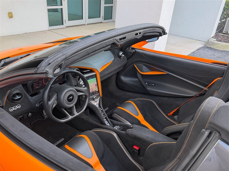 2022 McLaren 720S Spider Performance   - Photo 2 - Bonita Springs, FL 34134