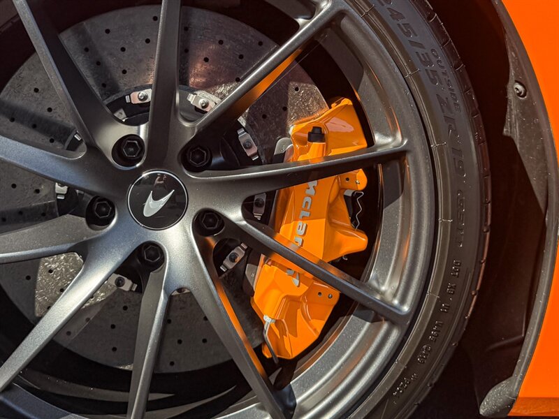 2022 McLaren 720S Coupe Performance   - Photo 43 - Bonita Springs, FL 34134