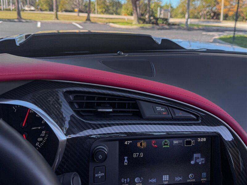 2019 Chevrolet Corvette ZR1   - Photo 11 - Bonita Springs, FL 34134