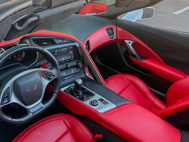 2019 Chevrolet Corvette ZR1   - Photo 10 - Bonita Springs, FL 34134