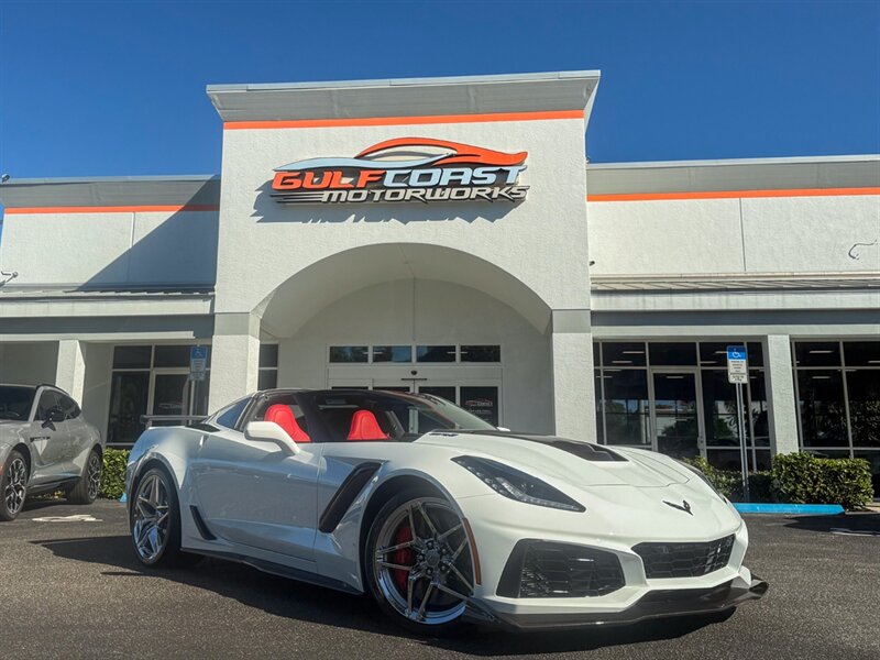 2019 Chevrolet Corvette ZR1   - Photo 1 - Bonita Springs, FL 34134