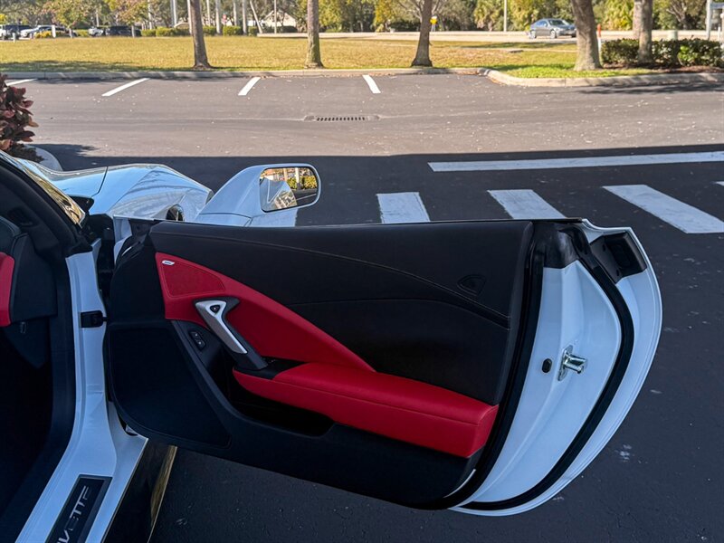 2019 Chevrolet Corvette ZR1   - Photo 33 - Bonita Springs, FL 34134