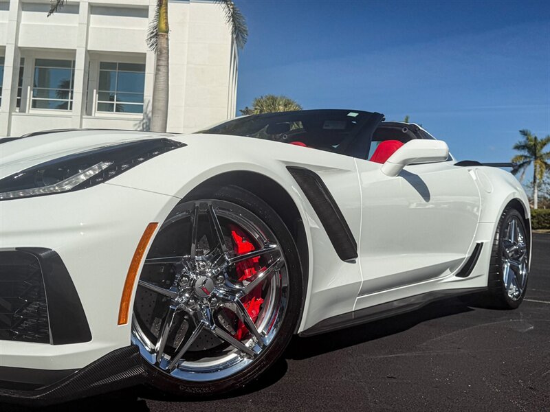 2019 Chevrolet Corvette ZR1   - Photo 7 - Bonita Springs, FL 34134