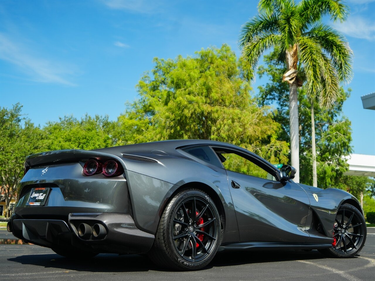 2020 Ferrari 812 Superfast   - Photo 60 - Bonita Springs, FL 34134