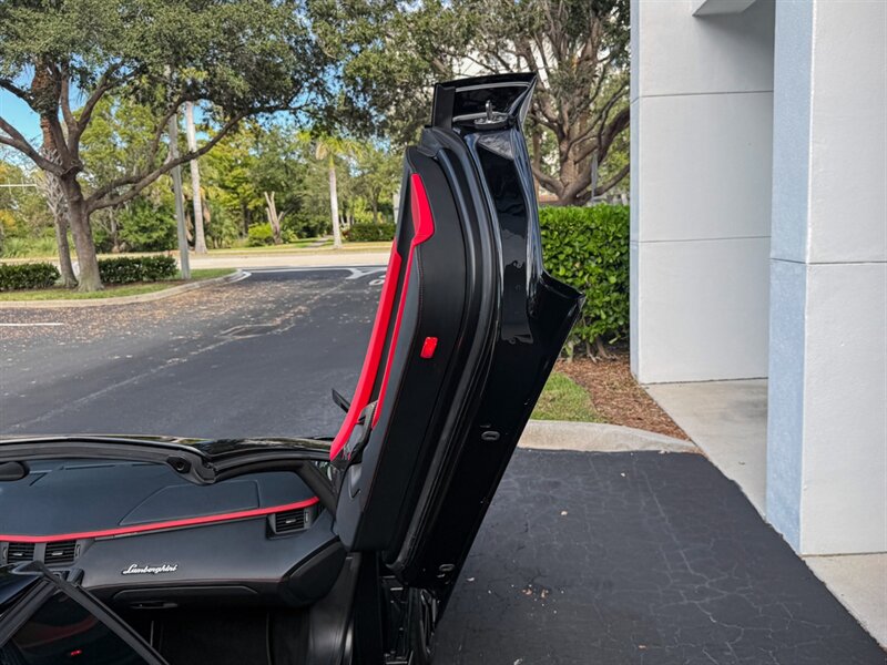 2016 Lamborghini Aventador LP 700-4   - Photo 34 - Bonita Springs, FL 34134