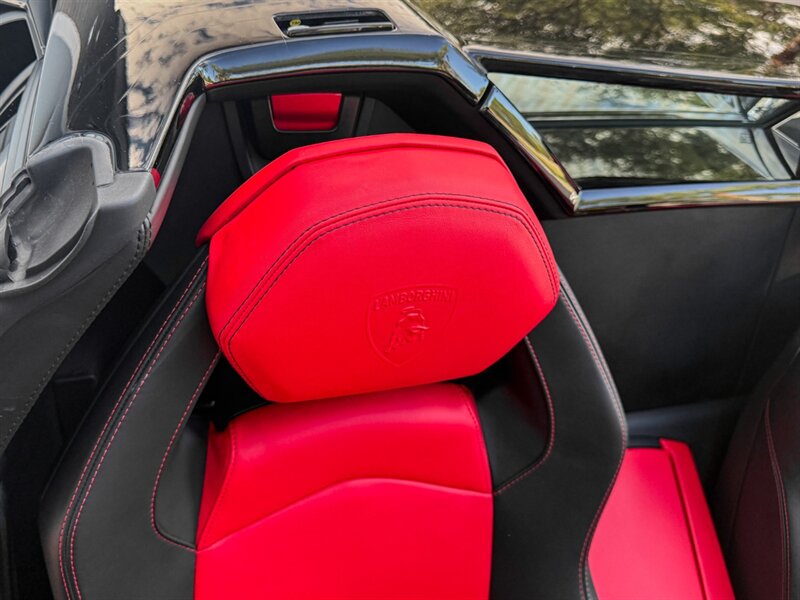 2016 Lamborghini Aventador LP 700-4   - Photo 31 - Bonita Springs, FL 34134