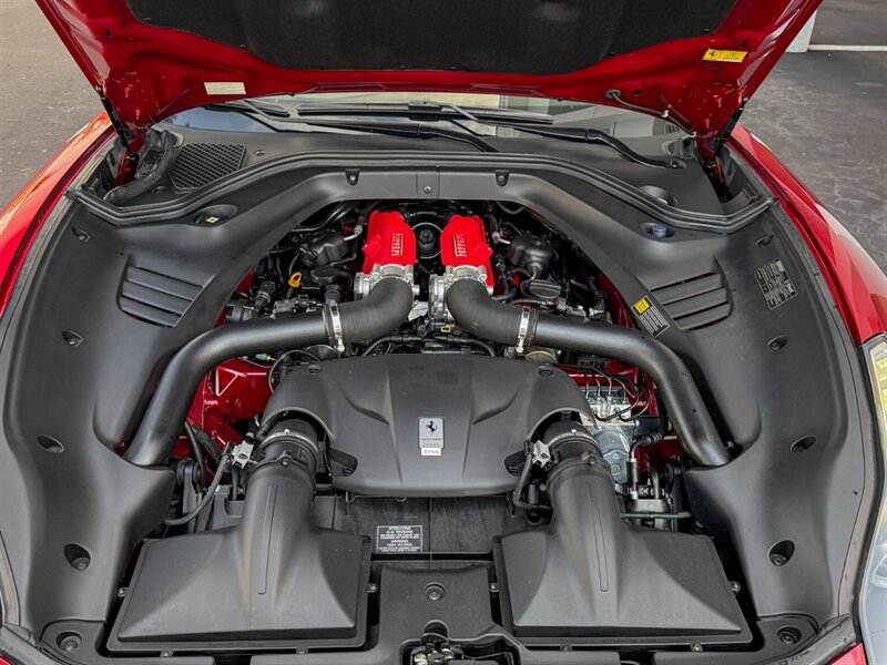 2016 Ferrari California T   - Photo 38 - Bonita Springs, FL 34134