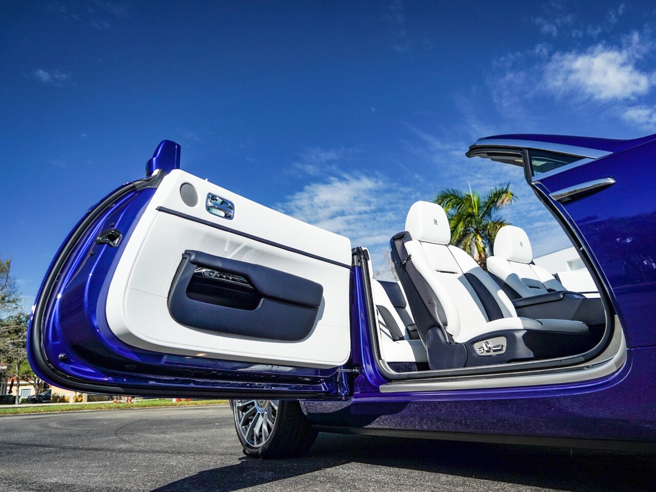 2019 Rolls-Royce Dawn   - Photo 40 - Bonita Springs, FL 34134