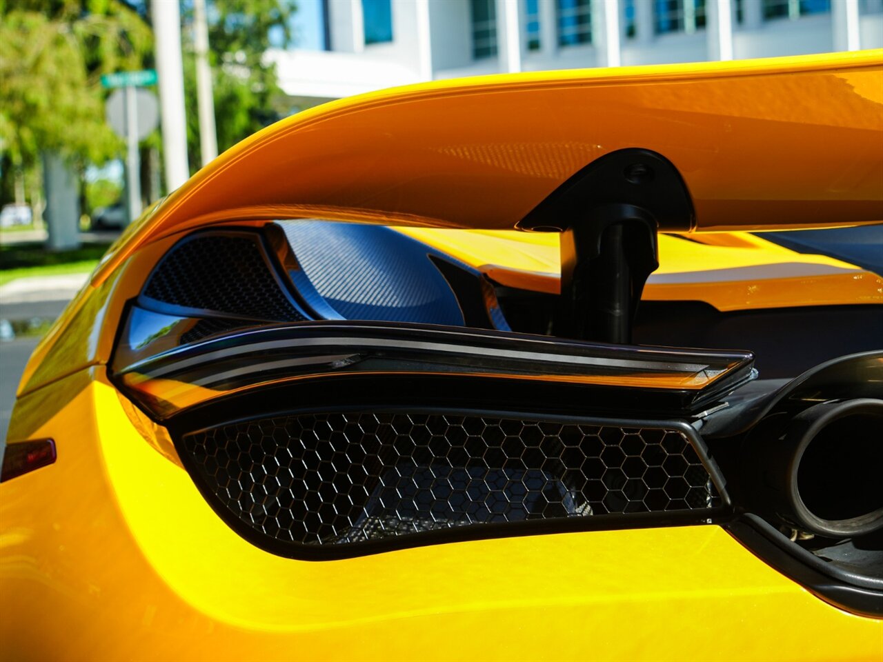 2021 McLaren 720S Spider Performance   - Photo 44 - Bonita Springs, FL 34134
