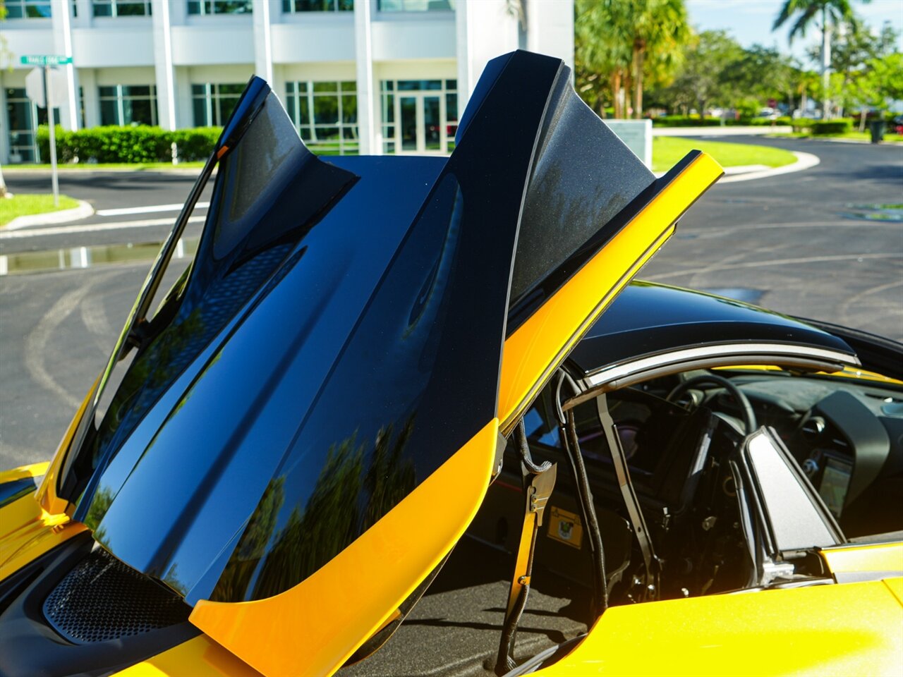 2021 McLaren 720S Spider Performance   - Photo 59 - Bonita Springs, FL 34134