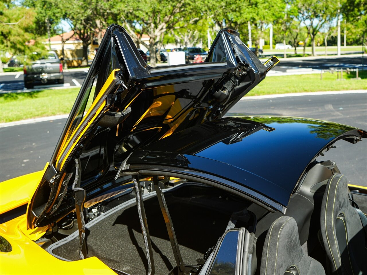2021 McLaren 720S Spider Performance   - Photo 58 - Bonita Springs, FL 34134