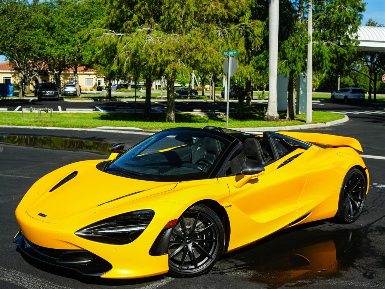 2021 McLaren 720S Spider Performance   - Photo 10 - Bonita Springs, FL 34134