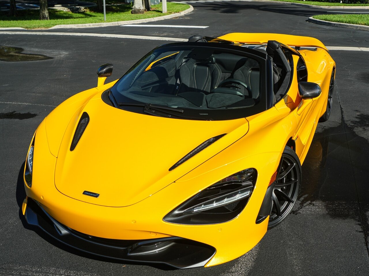 2021 McLaren 720S Spider Performance   - Photo 9 - Bonita Springs, FL 34134