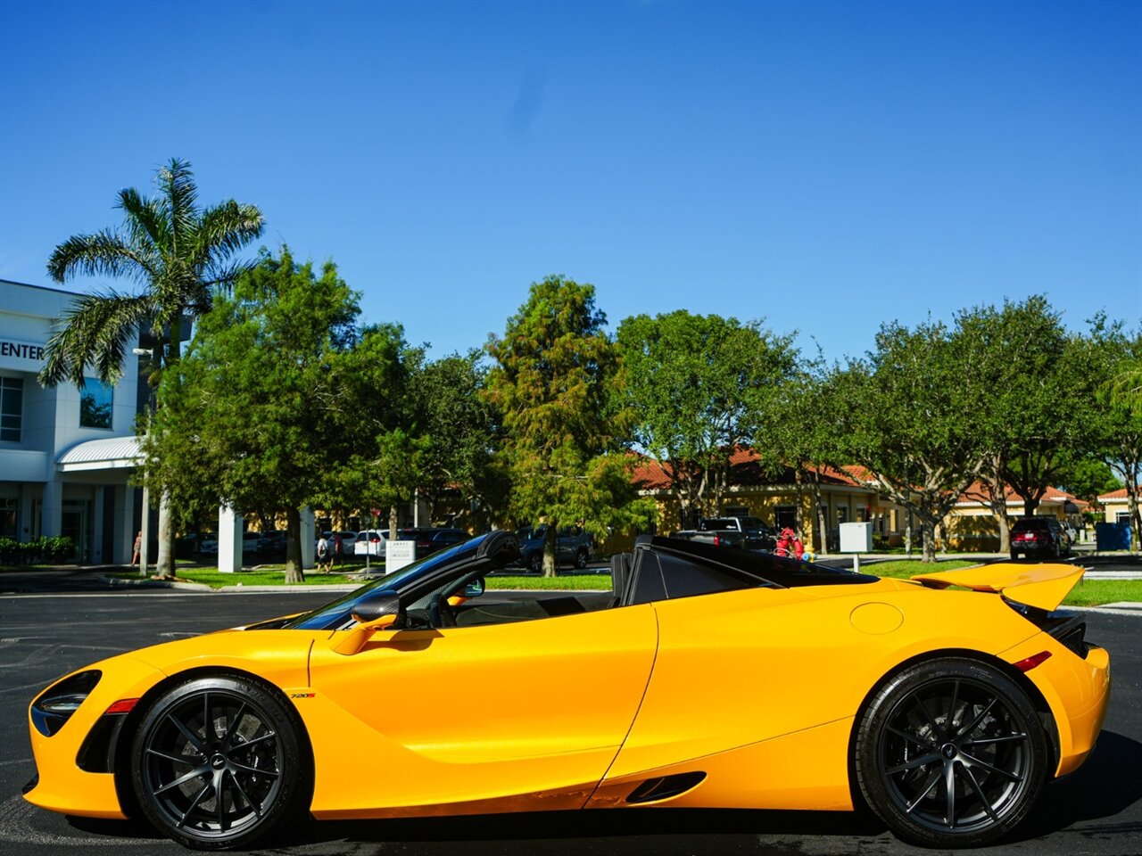 2021 McLaren 720S Spider Performance   - Photo 33 - Bonita Springs, FL 34134
