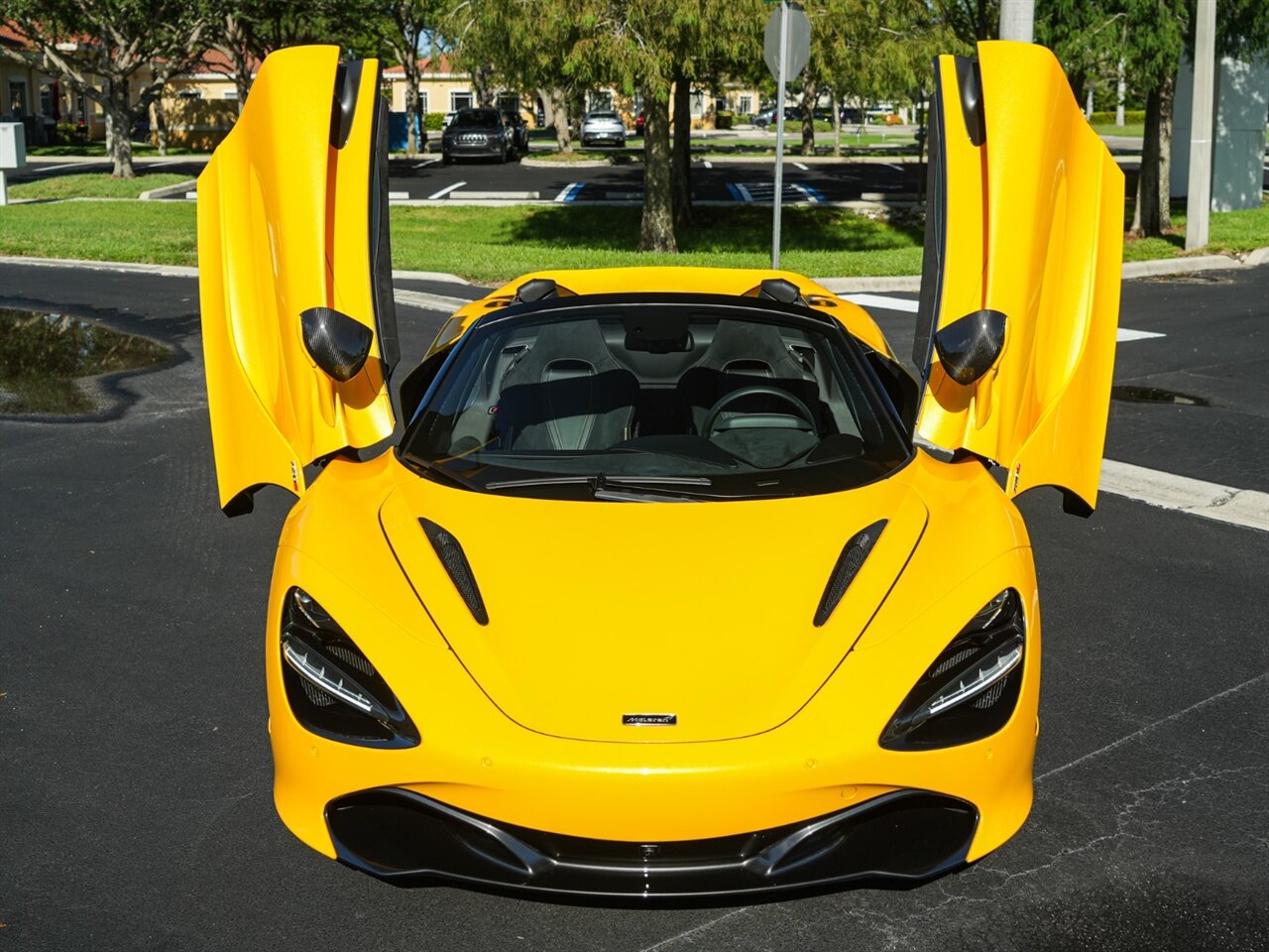 2021 McLaren 720S Spider Performance   - Photo 5 - Bonita Springs, FL 34134