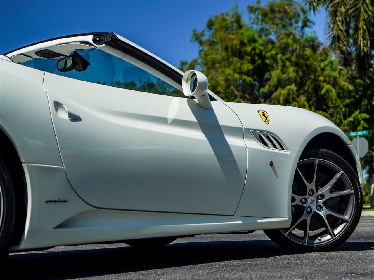 2012 Ferrari California   - Photo 39 - Bonita Springs, FL 34134