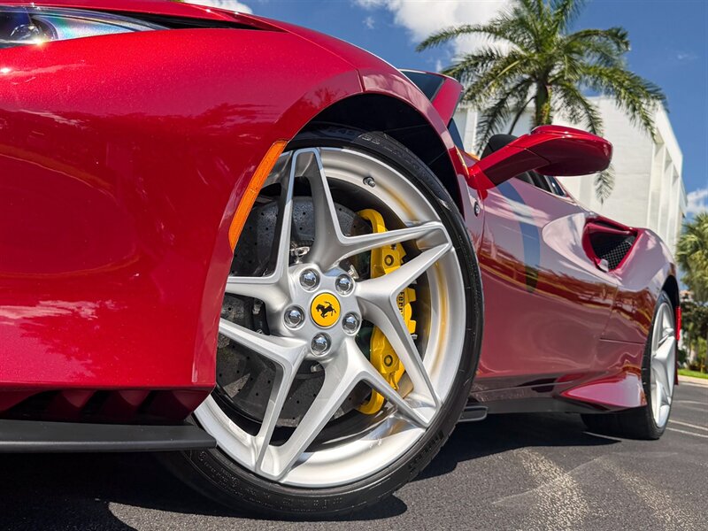 2023 Ferrari F8 Spider - Photo 11 - Bonita Springs, FL 34134