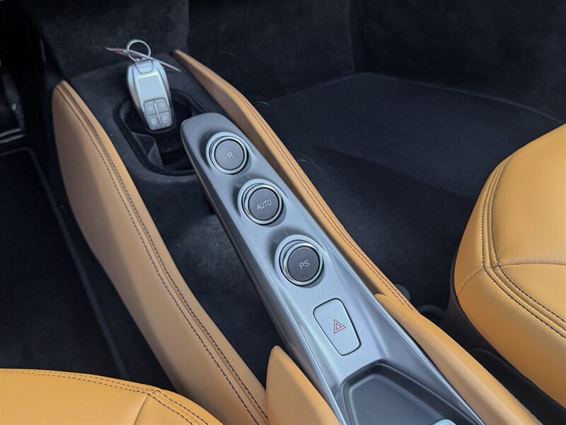 2023 Ferrari F8 Spider - Photo 18 - Bonita Springs, FL 34134