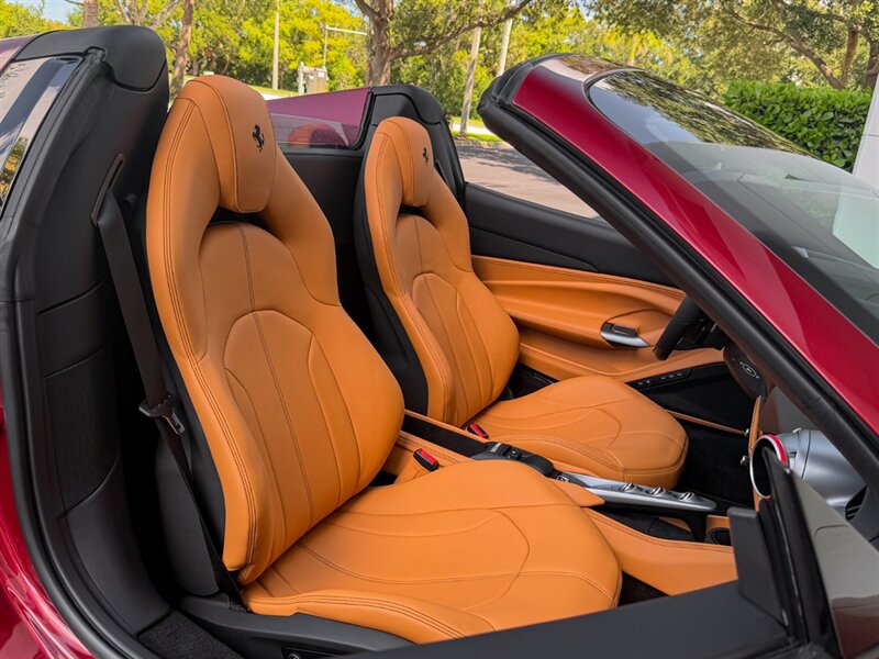 2023 Ferrari F8 Spider - Photo 31 - Bonita Springs, FL 34134