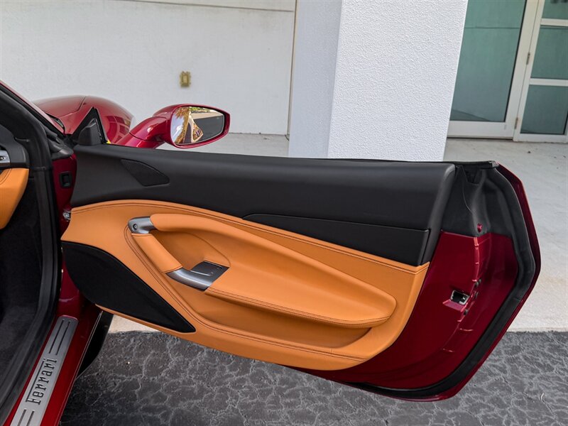 2023 Ferrari F8 Spider - Photo 37 - Bonita Springs, FL 34134