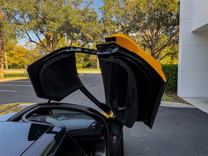 2018 McLaren 720S Performance - Photo 29 - Bonita Springs, FL 34134