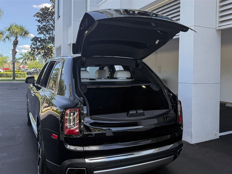 2021 Rolls-Royce Cullinan   - Photo 42 - Bonita Springs, FL 34134