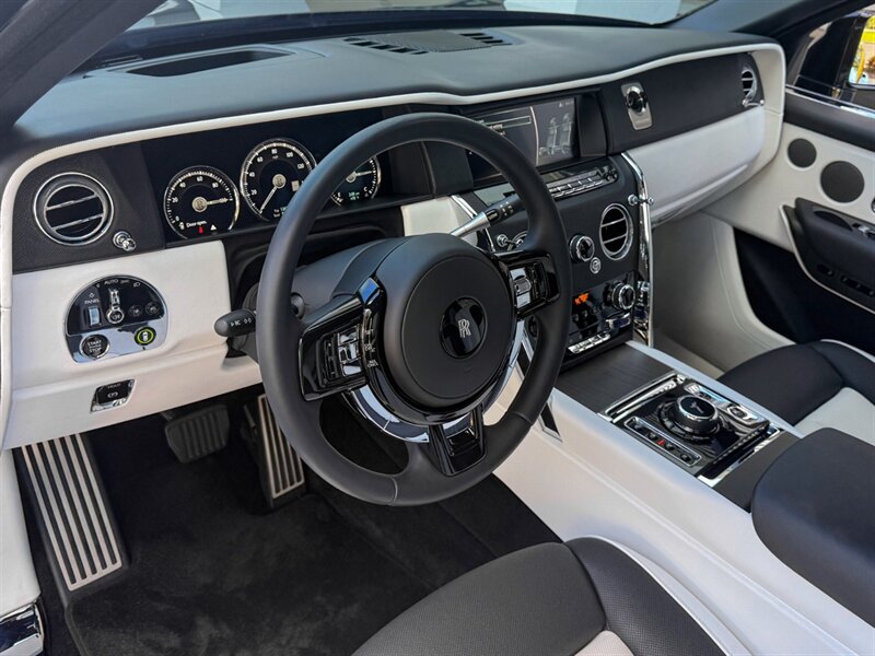 2021 Rolls-Royce Cullinan   - Photo 29 - Bonita Springs, FL 34134