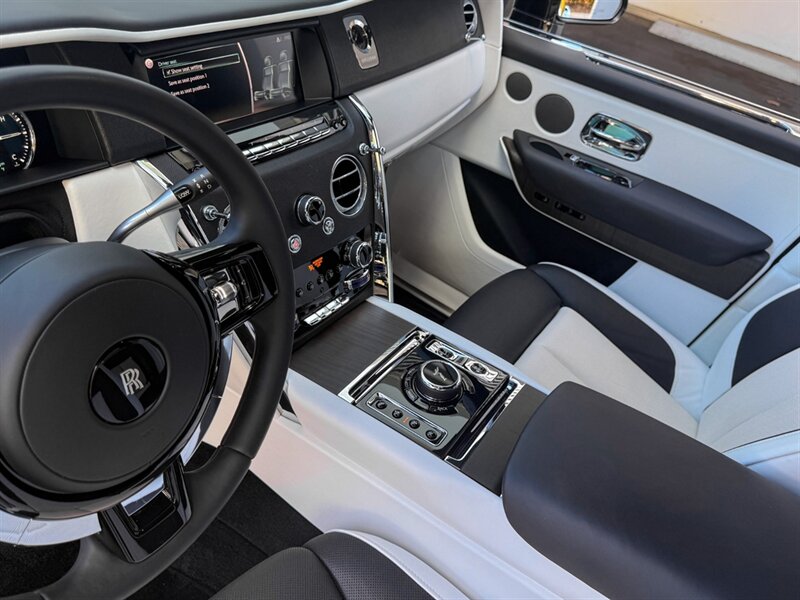 2021 Rolls-Royce Cullinan   - Photo 12 - Bonita Springs, FL 34134