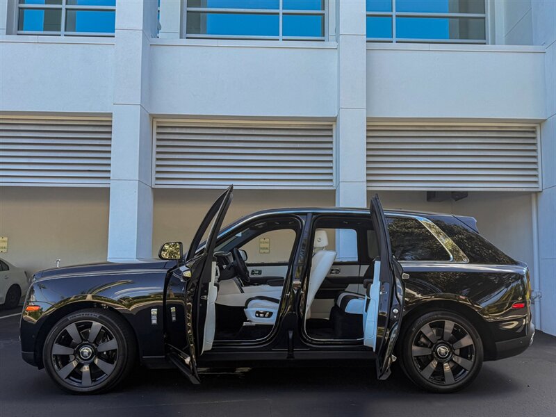2021 Rolls-Royce Cullinan   - Photo 47 - Bonita Springs, FL 34134